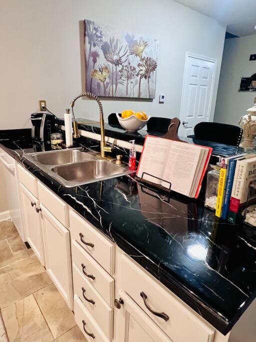 Luxury House Near Downtown Hébergement de vacances *